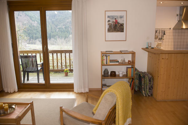 Wohnbereich mit Ausblick und Balkon -  Ferienwohnung "Trle"